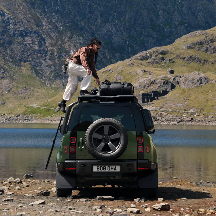 Defender持續提供Explorer、Adventure與Urban套件供選配。業者提供