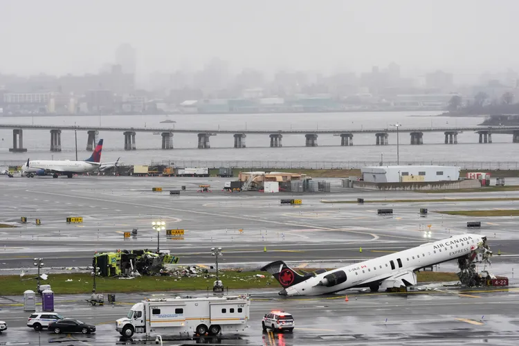 客機當時已經降落在跑道上。美聯社