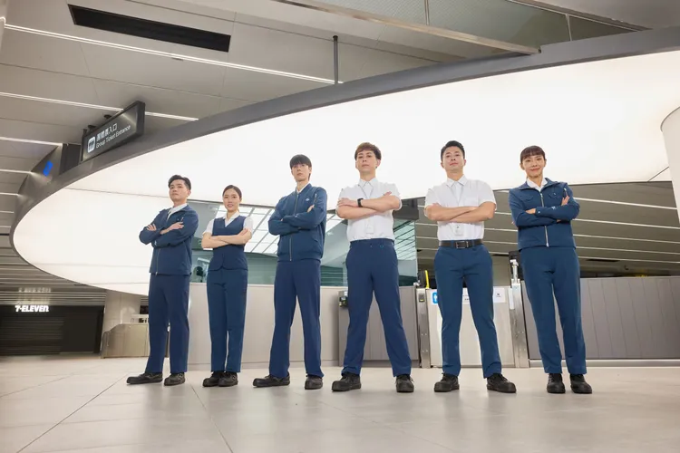 台北捷運工作人員制服新亮相。台北捷運提供