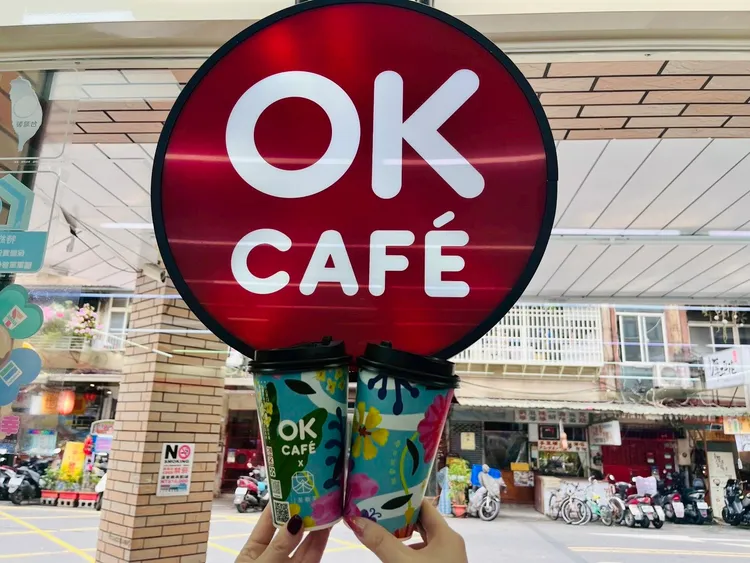 白色情人節限定優惠活動，即日起就可享特大杯咖啡買2送1。OKmart提供