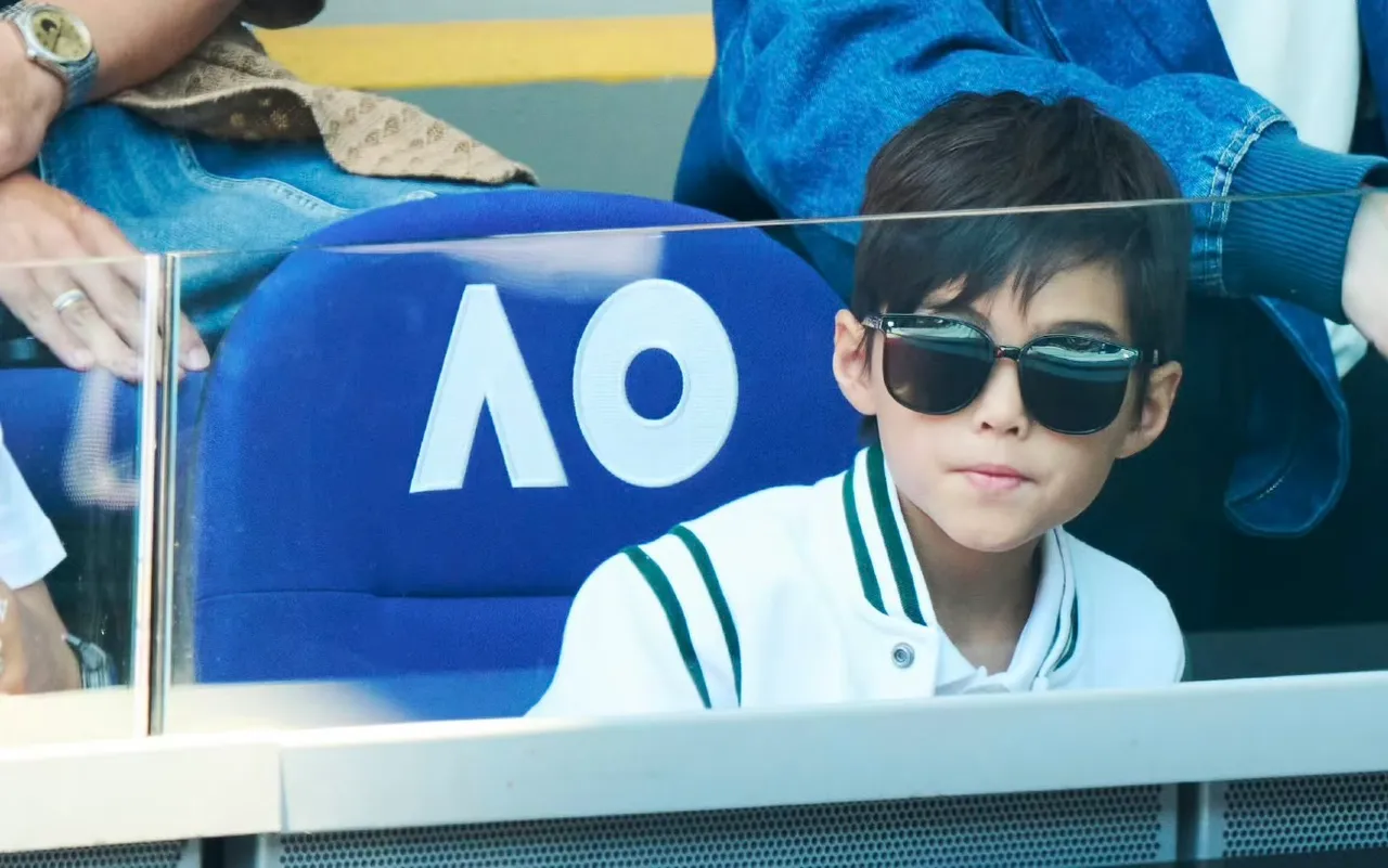 8歲Romeo激似爸爸周杰倫。摘自微博