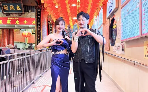 「仙界口譯姐」攜手吳俊宏新加坡開唱　紅包破紀錄！多到塞不下