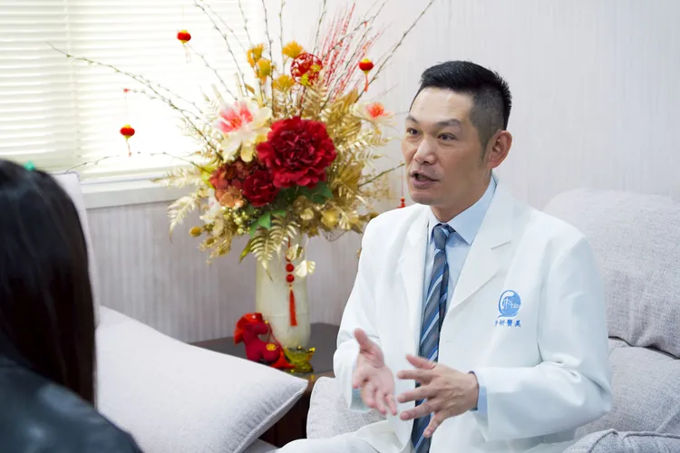 陳俊光醫師受訪表示，消費者一定要謹慎選擇正規合法的醫美方案，事前應上原廠官網進行確認。