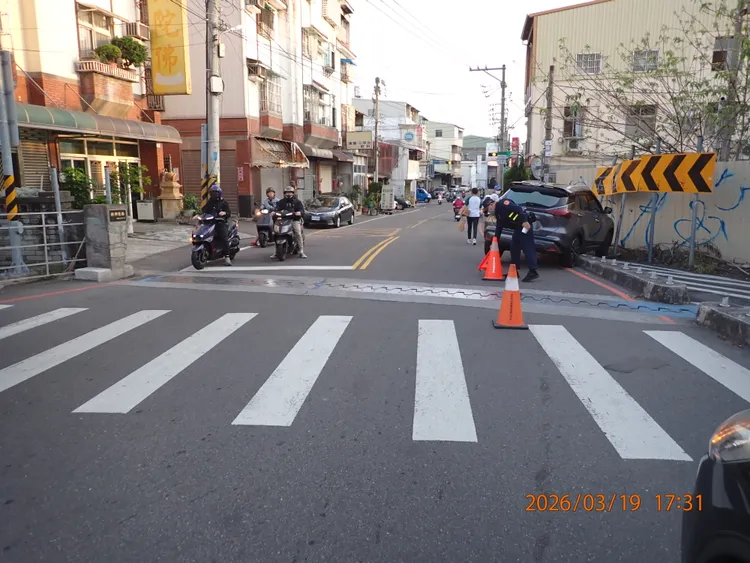 事故發生在大里區樹王路與五權南一路口。民眾提供