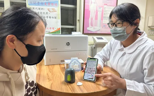 血糖飆213險釀巨嬰危機　36歲孕媽靠「連續血糖監測」平安產女