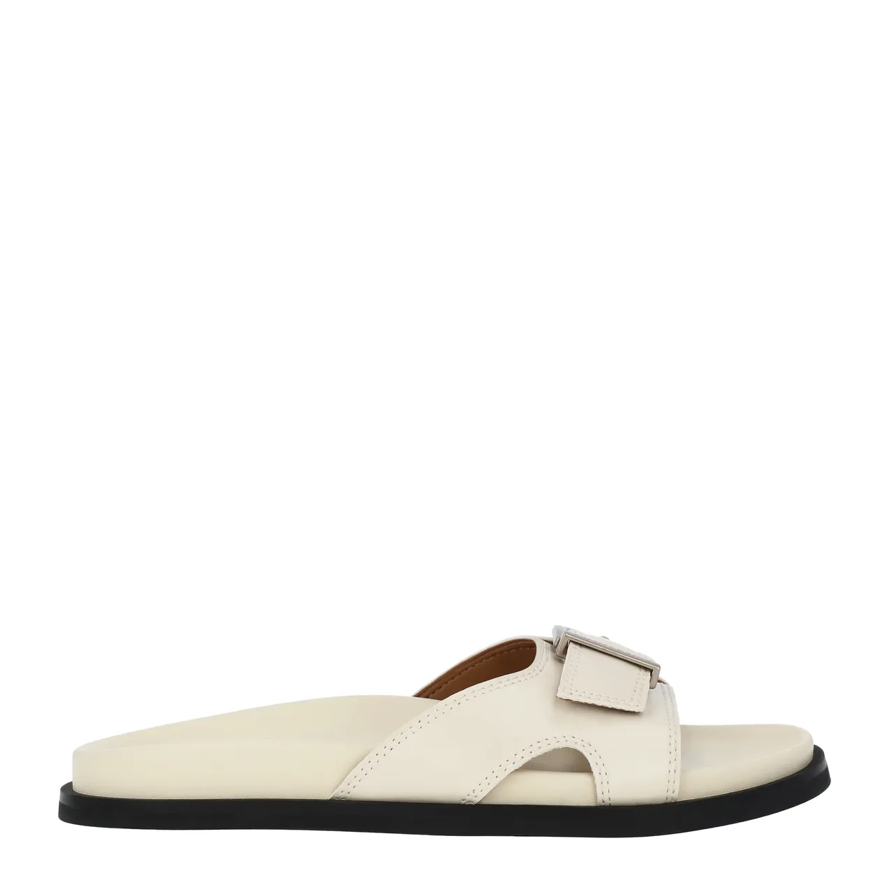 CHARLES & KEITH金屬釦拖鞋，1990元。品牌提供