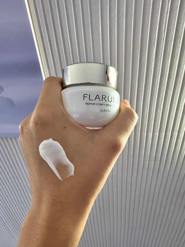 ALBION隨肌所選淨透凝霜，30g／2000元。張家玲攝