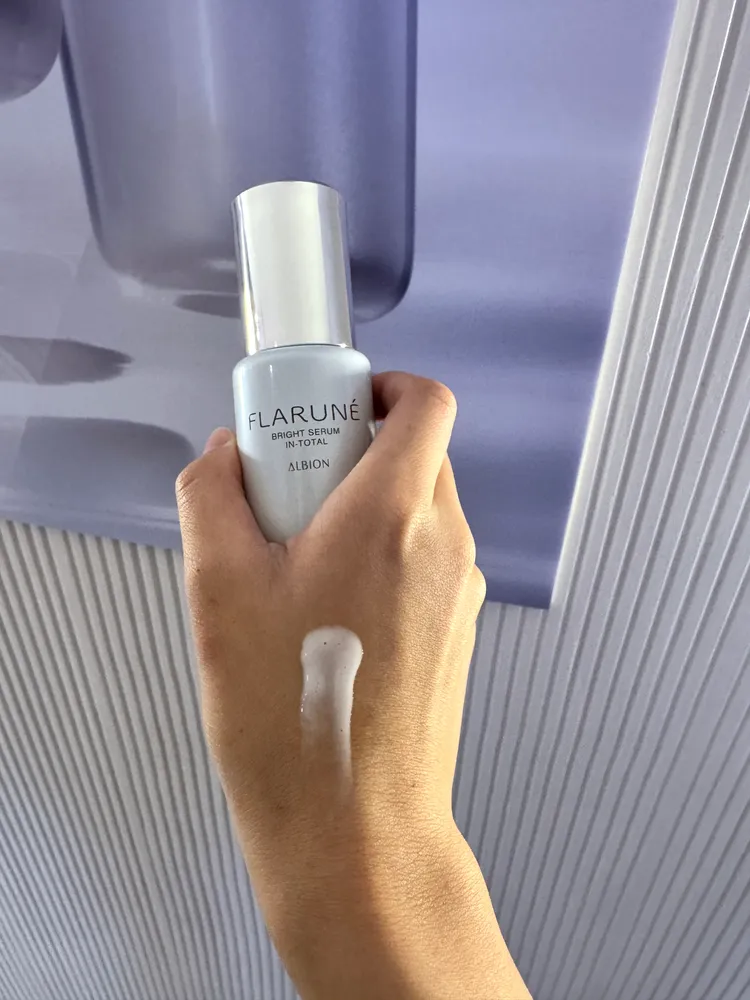 Albion隨肌所選淨透精華液，40ml／1650元。張家玲攝