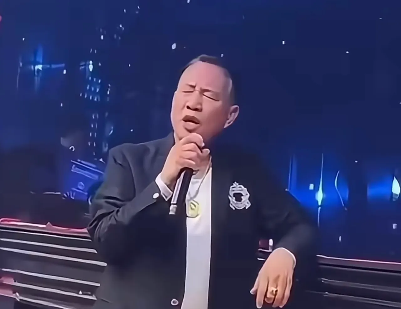 萬梓良晚年靠零星商演賺錢。摘自微博