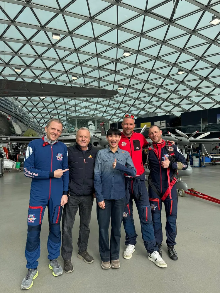 戴資穎退休後在奧地利完成人生首次高空跳傘，直呼這趟經歷是「最酷的旅程」。翻攝自戴資穎臉書