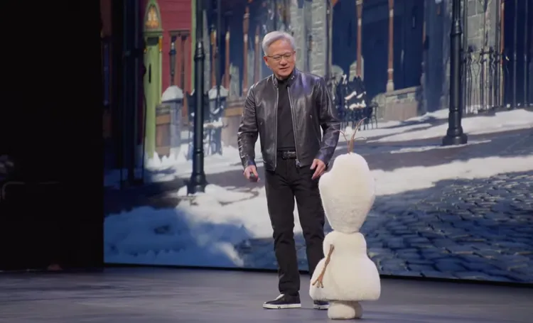 輝達執行長黃仁勳與雪寶互動吸引台下目光。翻攝自輝達YT官網