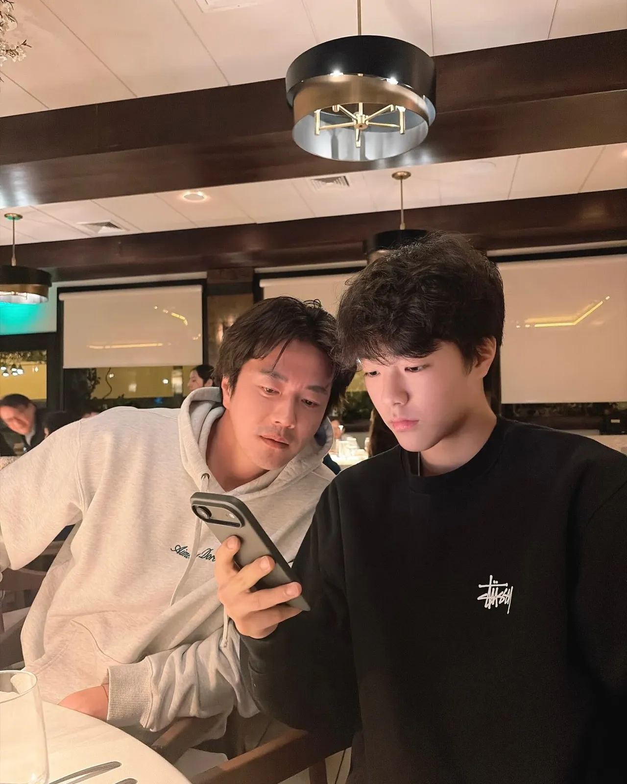 權相佑（左）的兒子權祿熙已經17歲，即將進入大學。翻攝權祿熙IG