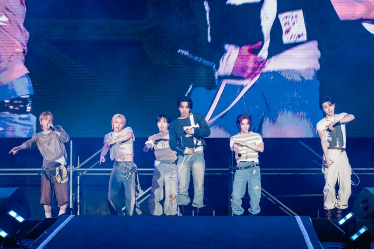 RIWOO、成淏、雲鶴、隊長明宰鉉、LEEHAN、TAESAN賣力熱舞。讀者提供