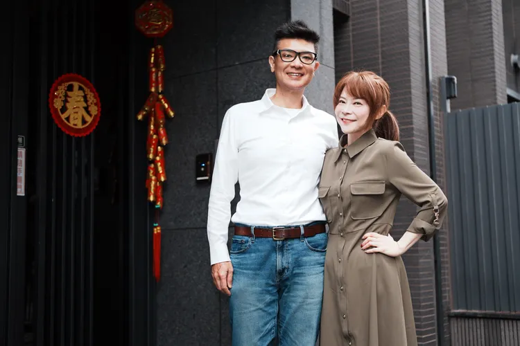 民眾黨基隆安樂議員參選人李文耀、妻子錢怡君接受《壹蘋》專訪。彭欣偉攝