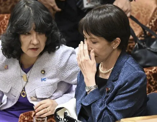 開會9小時累壞？高市早苗「突站不起身」　臉色蒼白驚動國會