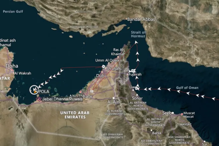 船舶追蹤數據顯示有油輪突破伊朗封鎖，從外部通過荷莫茲海峽進入波斯灣靠港。路透社/倫敦證券交易所集團（LSEG）資料