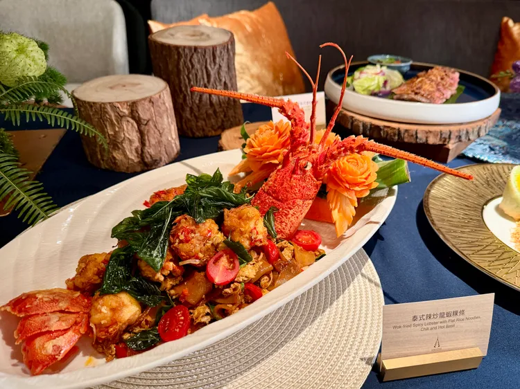 「泰式辣炒龍蝦粿條」。莊偉祺攝