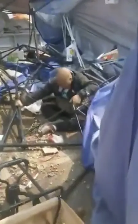 受傷倒地民眾。翻攝自X