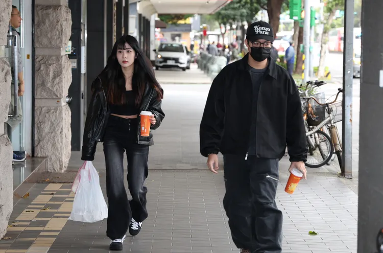 袁惟仁的兒女在靈堂開放弔唁的2天皆沒缺席。莊宗達攝