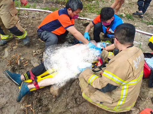 這習慣危險！台南筍農整地燒雜草　疑嗆煙倒地遭火焚命危