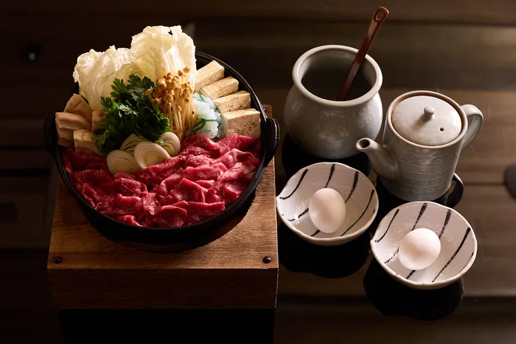 「和饗大皿盛－賞櫻之宴」亦可加購和牛壽喜燒或魚翅玉地蒸茶碗蒸等料理，滿足不同客群對精緻餐敘與客製化宴席的需求。JR東日本大飯店台北提供