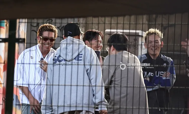 在新生高架橋下拍攝時 ，玖壹壹笑容滿面，十分開心。特勤中心攝