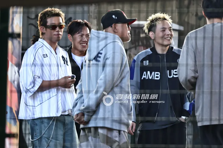 玖壹壹來到新生高架橋下滑板場繼續拍攝工作。特勤中心攝