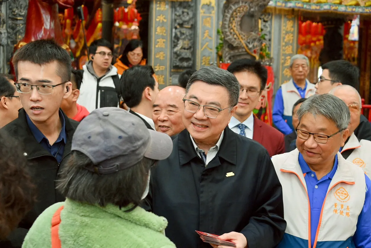 戴錫欽於節目分析，因鄭麗君目前「堅決不同意」，賴清德可能改派卓榮泰選台北市長。行政院提供