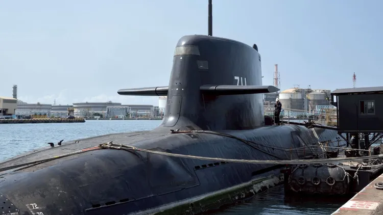 總統賴清德視導海鯤軍艦。翻攝自賴清德threads