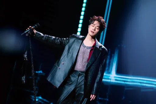 直擊｜張棟樑澳門開唱背對觀眾拭淚　男人最後一絲倔強失守喊：我是烏龜