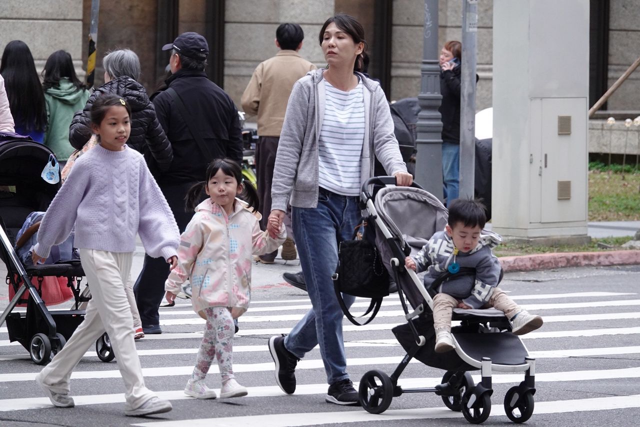 育嬰留停新解釋!二寶家庭分別計算 合計可請60天