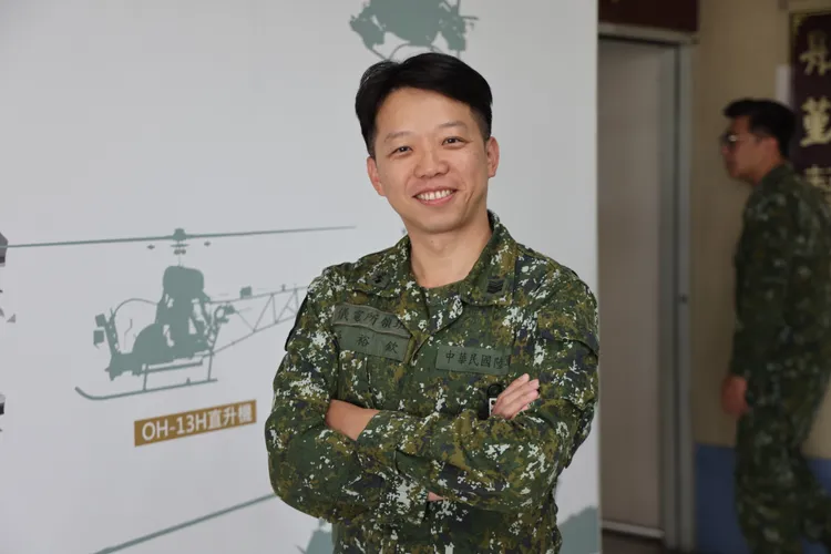 陸軍航空基地勤務場系統工廠儀電所士官長吳裕欽。記者李俊毅攝