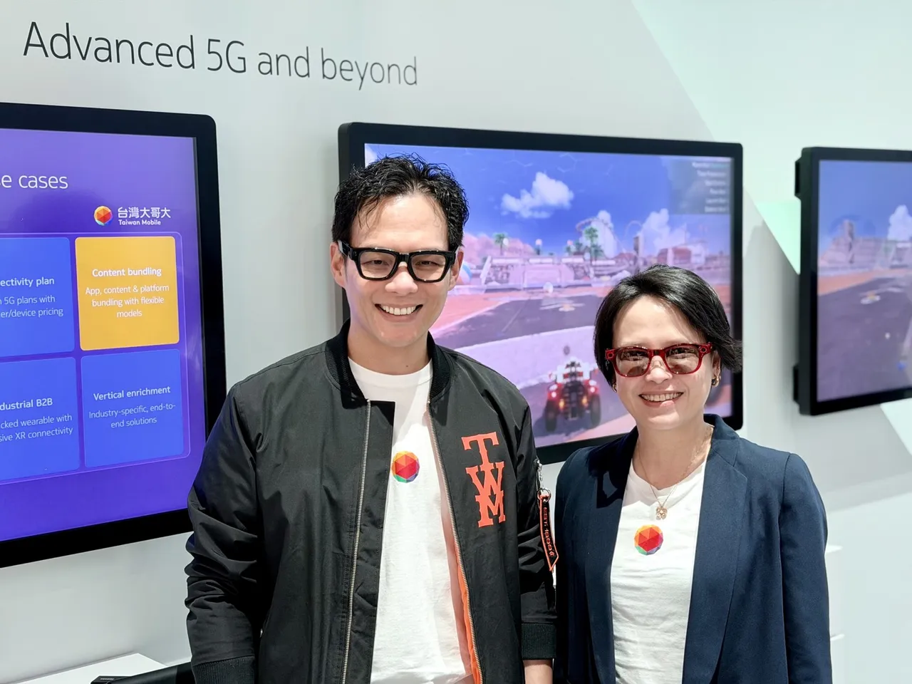 台灣大哥大總經理林之晨（左）於MWC期間參訪Nokia展區，並與團隊交流5G-Advanced與AI網路應用。台灣大提供
