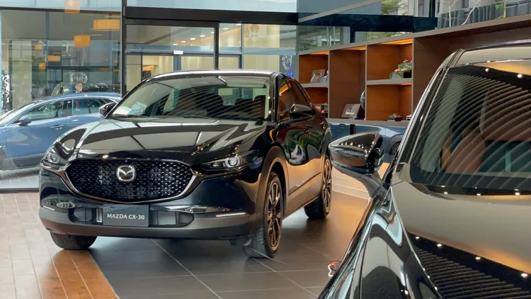 MAZDA3 HOMURA為98.8萬元，MAZDA CX-30 HOMURA(圖)為109.8萬元，維持原20S Retro Sports Edition價格架構。