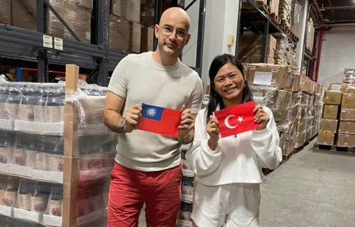 吳鳳街上遇困境路人出手即刻救援！太感動喊「20年前來台是正確決定」