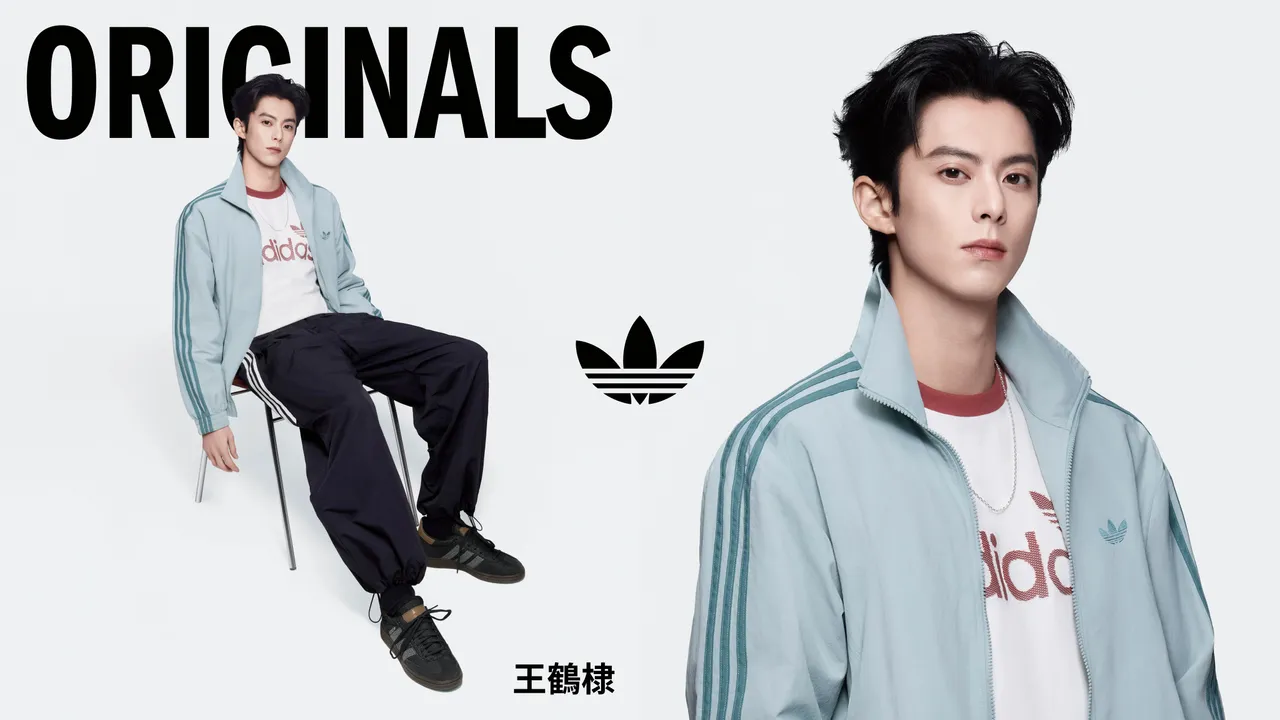 王鶴棣以三線立領運動外套搭配復古丹寧風的Handball Spezial。品牌提供