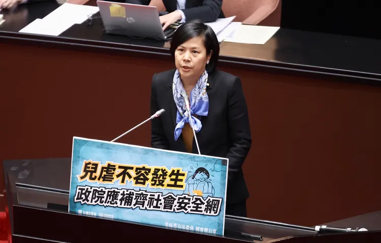 民眾黨立委李貞秀，首度站上立法院發言台。資料照