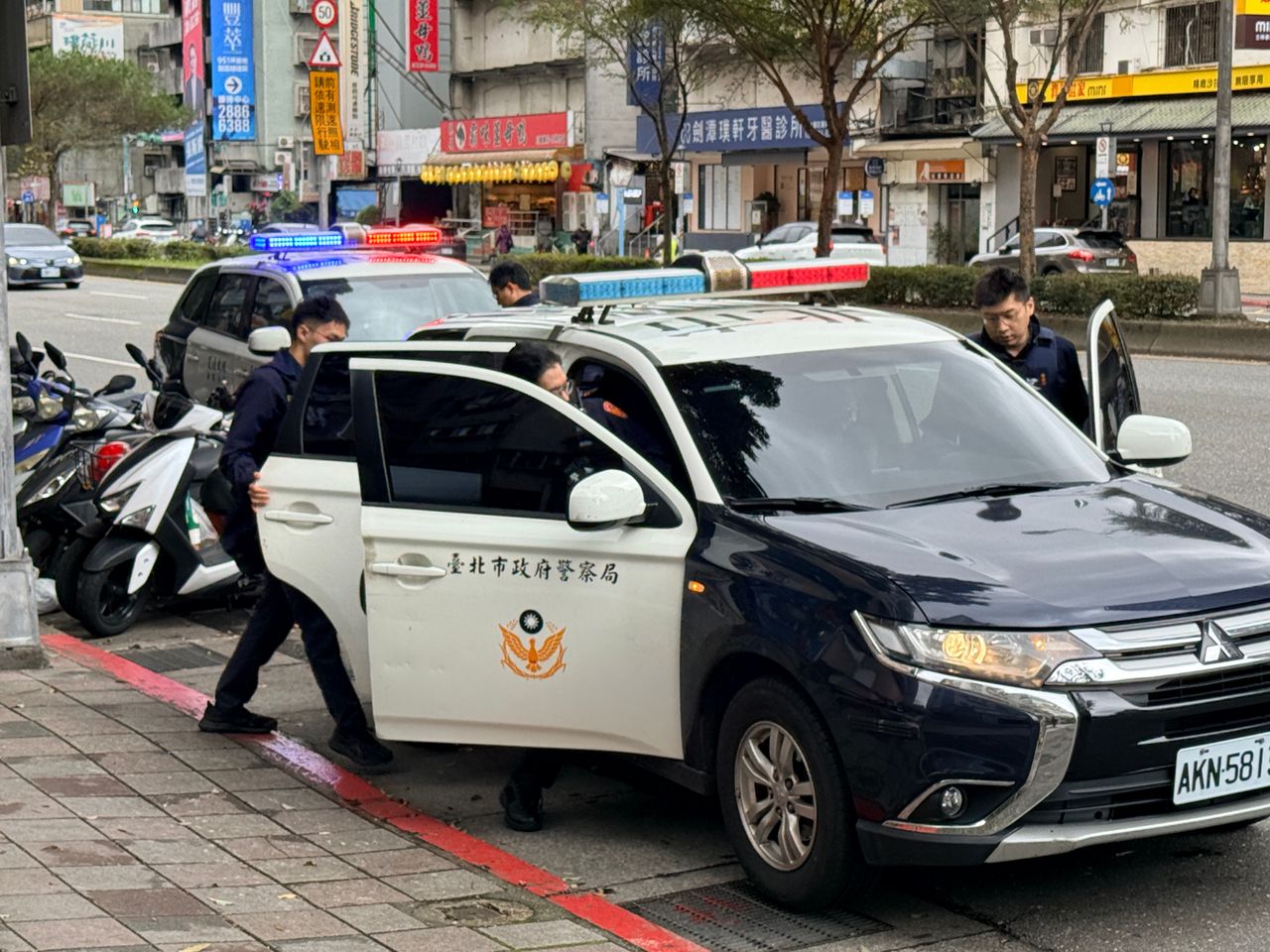 分局指示員警「沒事別開巡邏車」 他酸:載愛犬美容算有事?