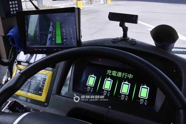 新竹市全電動公車。黃威哲攝