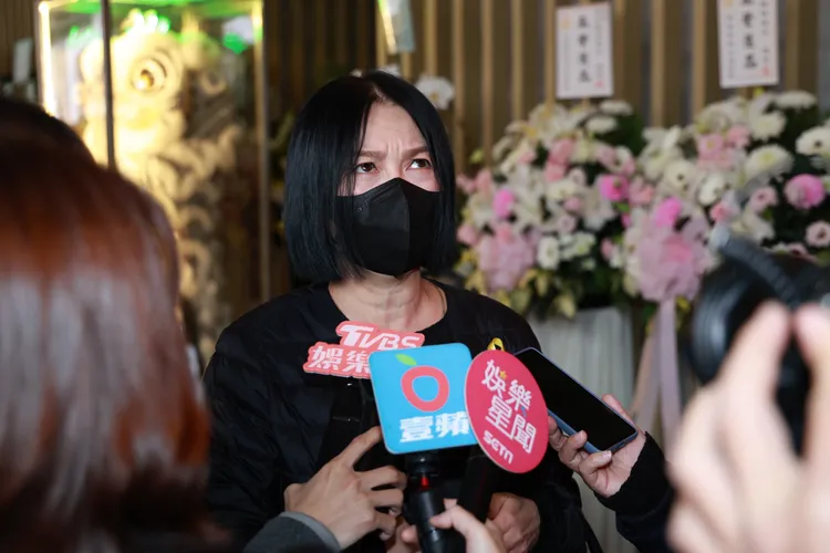 苗可麗來送別詹老師。彭欣偉攝