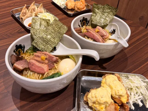 東京百名店「滿雞軒」進駐中和環球　限定鴨白湯拉麵親子丼亮相