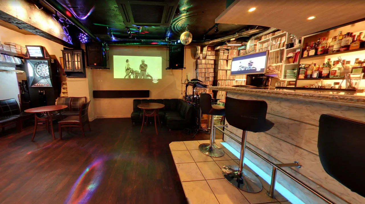 WBC觀賽熱潮原本可望成為餐飲業的超級大補帖，卻因Netflix強硬的版權限制而受到影響。翻攝Google地圖