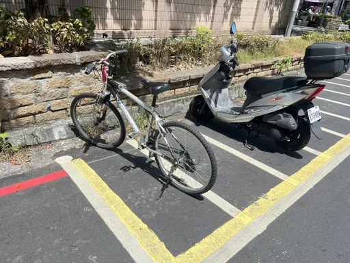 機車族抱怨腳踏車停機車格　1狀況有機會通報拖吊