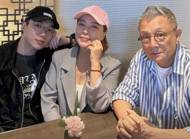 歌后葉璦菱（中）的兒子ØZI（左一）青出於藍，二度在北流開唱，更獲得金曲、金音獎肯定。資料照片