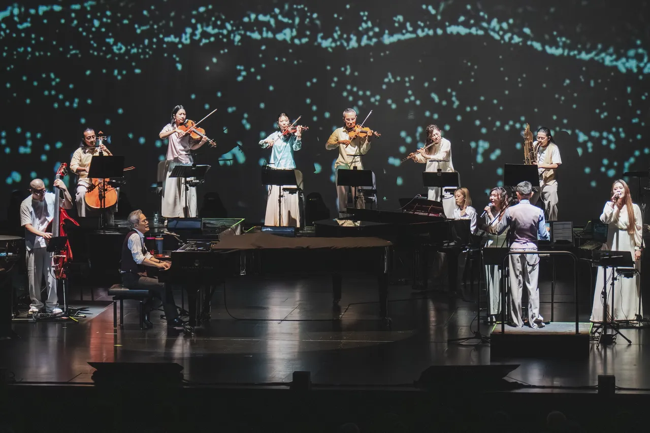 羅大佑為巡演每天練鋼琴8小時備戰。大右音樂提供