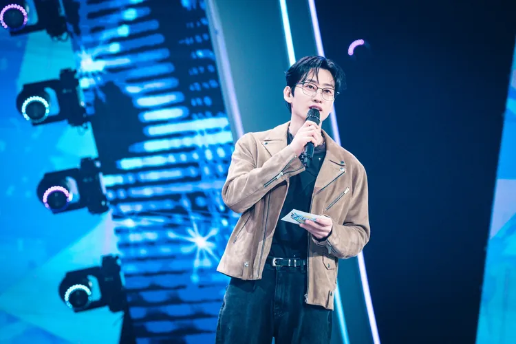 MC銀赫發揮精彩的主持功力，讓講評環節火花四射。緯來電視網提供