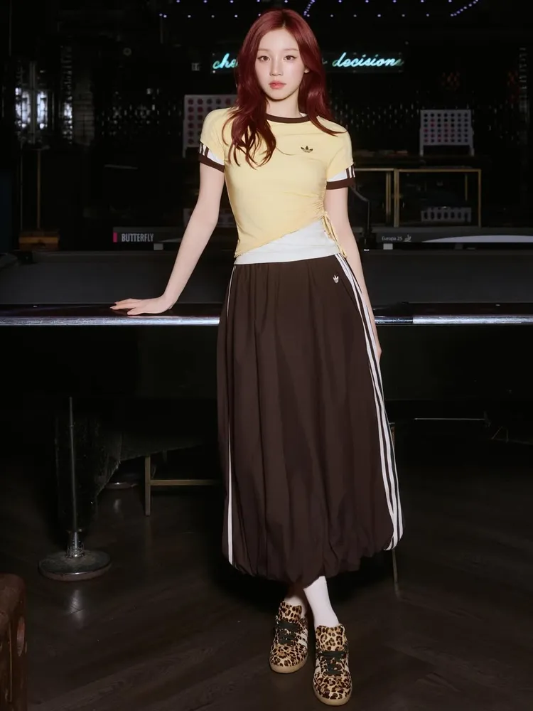 宋雨琦以全套adidas Originals當起「三葉草女孩」。品牌提供