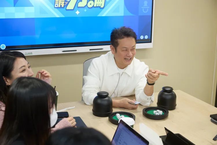 徐乃麟會找藝人上節目挑戰拿獎金。大浪娛樂提供