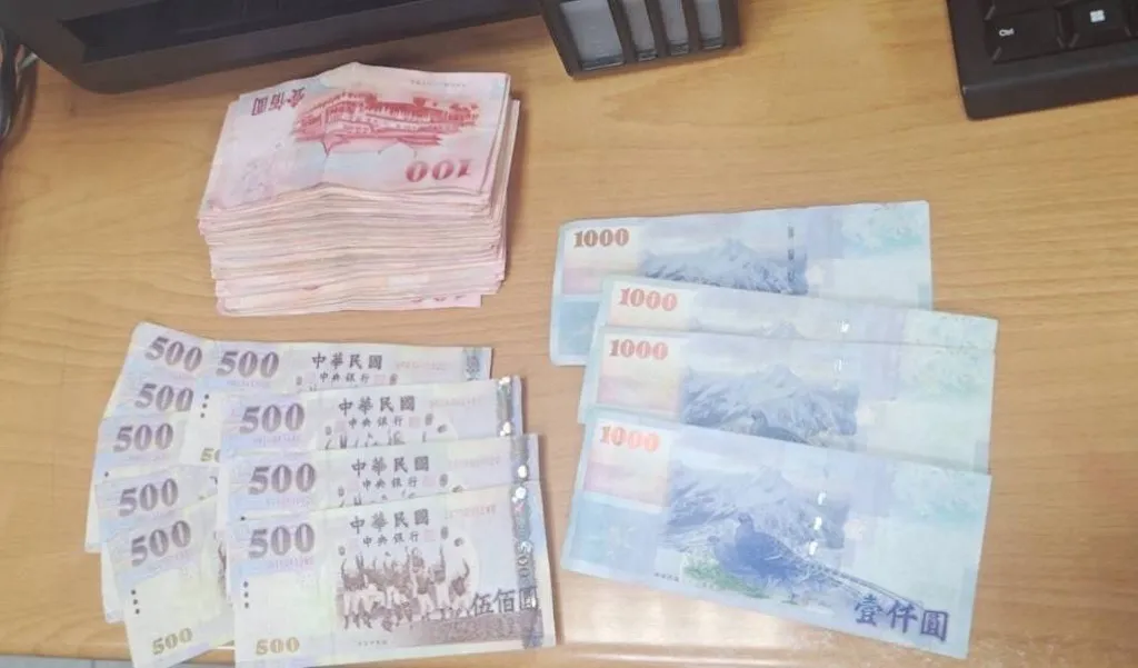 呂嫌竊得新臺幣2萬餘元。翻攝畫面
