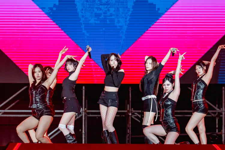 VIVIZ性感開唱。讀者提供